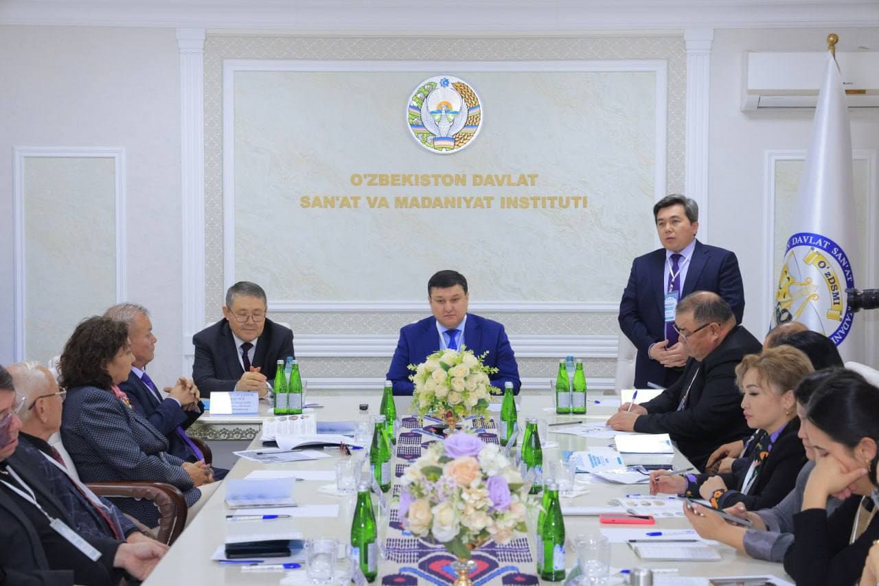 Международная научно-практическая конференция на тему «Вопросы сравнительного изучения образцов фольклора» состоялась в Узбекском государственном институте искусств и культуры