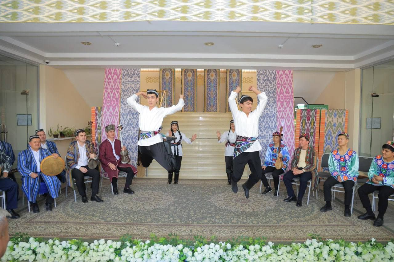 Международная научно-практическая конференция на тему «Вопросы сравнительного изучения образцов фольклора» состоялась в Узбекском государственном институте искусств и культуры