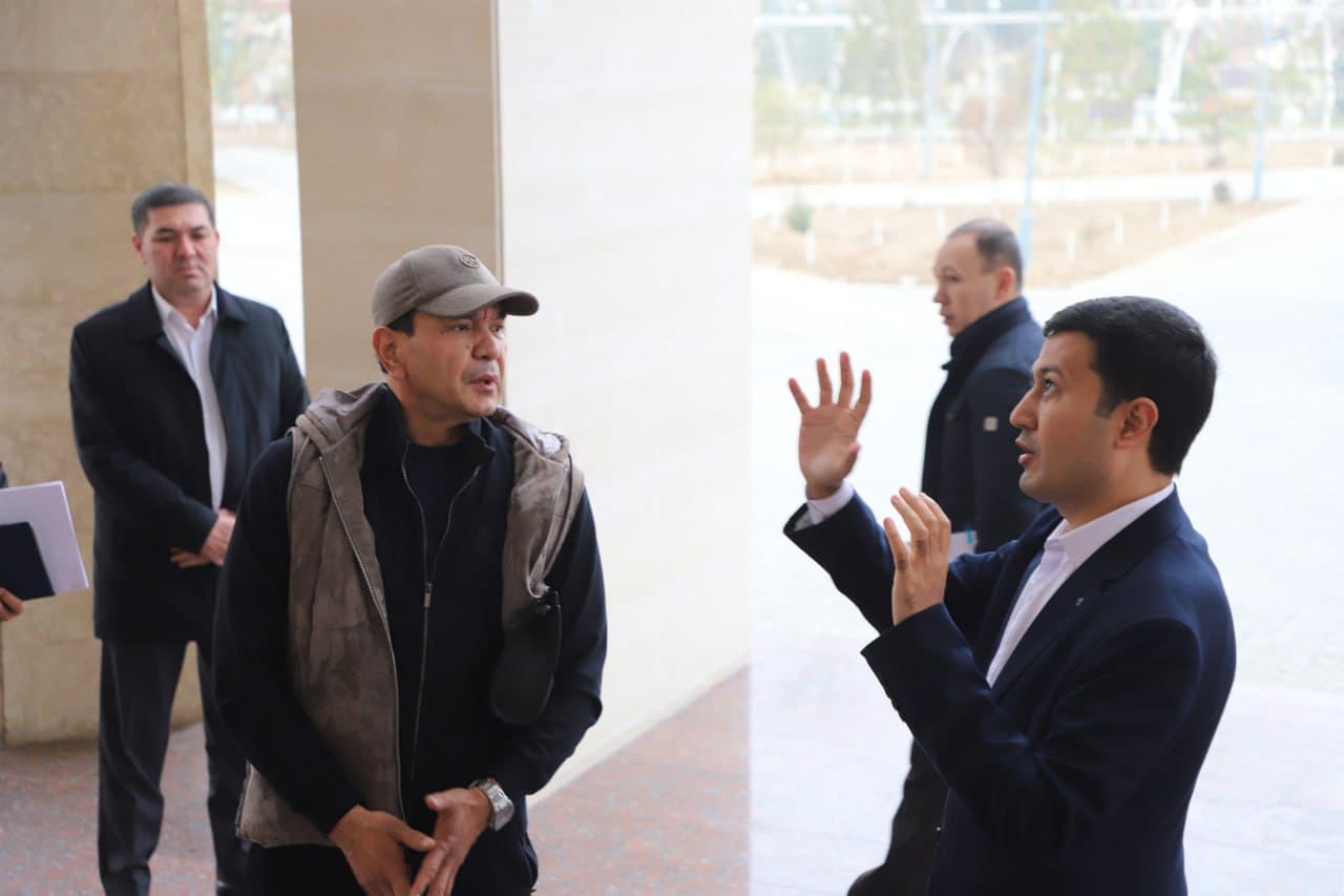 Vazir Ozodbek Nazarbekov Sirdaryo viloyat musiqali drama teatrida bo'ldi