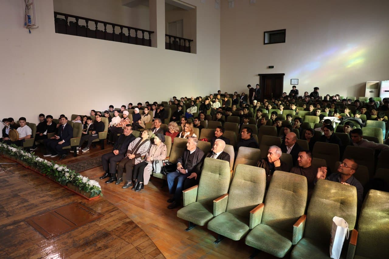 Konservatoriyada Ozarbayjon xalq artistlari Elchin Hashimov va Elnur Ahmadov tomonidan mahorat darsi o‘tkazildi