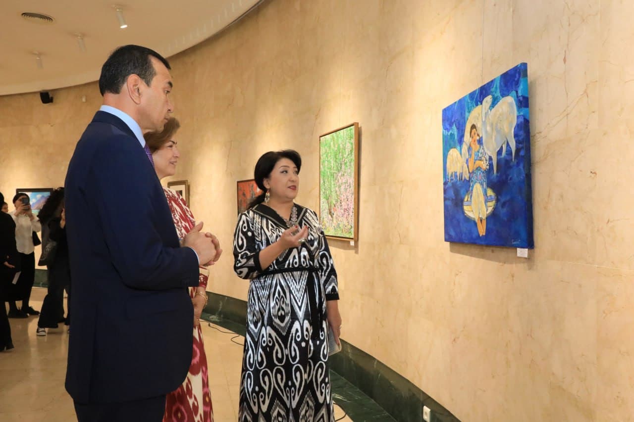 В столице открылась выставка художников Таджикистана