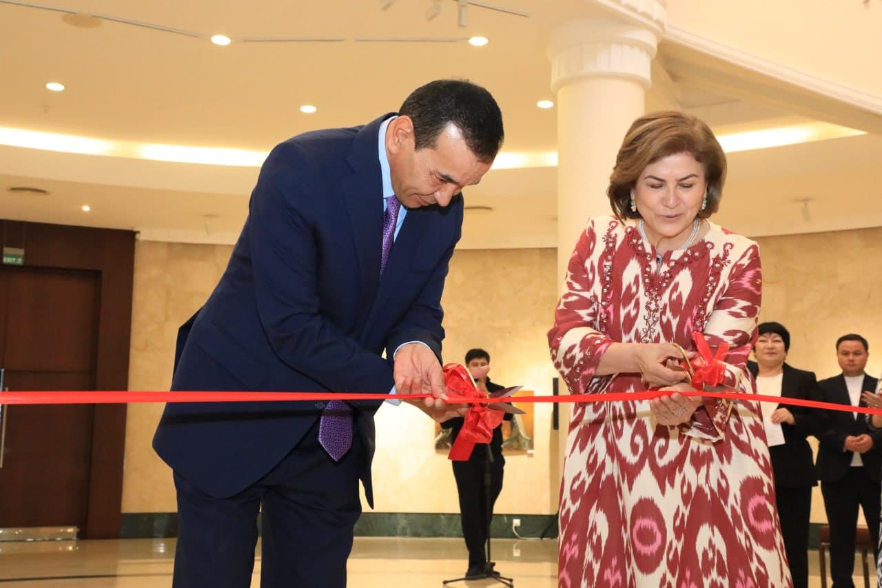 В столице открылась выставка художников Таджикистана