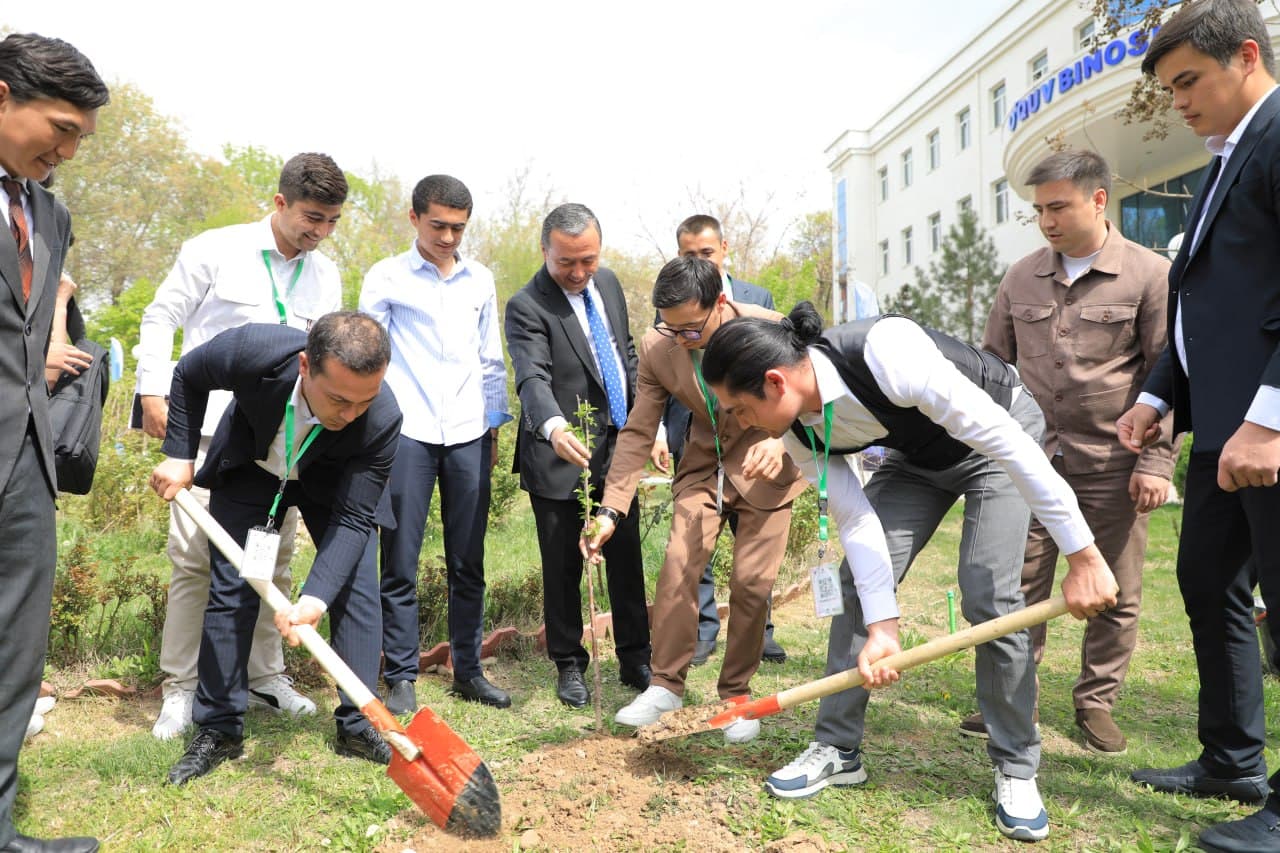 “Yoshlar kuni”da vazirining birinchi o‘rinbosari Bahodir Ahmedov yoshlar bilan uchrashdi