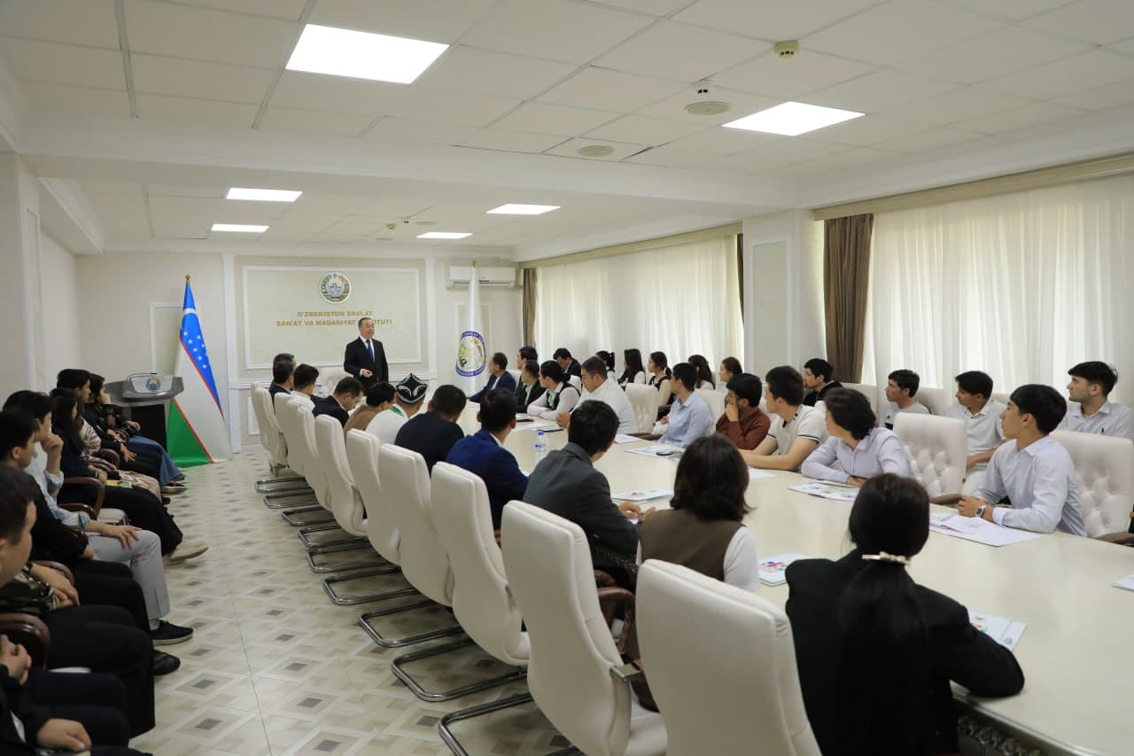 “Yoshlar kuni”da vazirining birinchi o‘rinbosari Bahodir Ahmedov yoshlar bilan uchrashdi