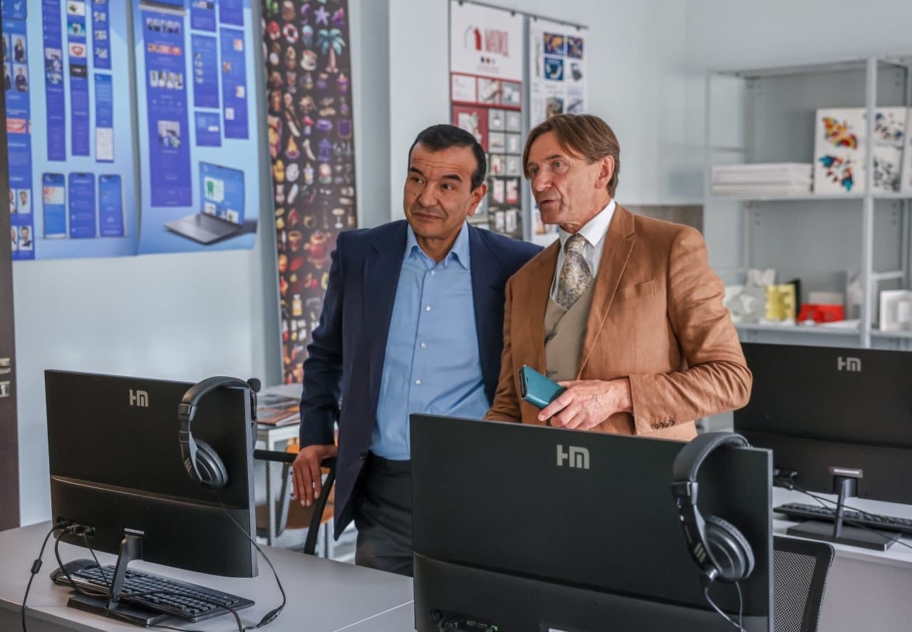 Vazir Ozodbek Nazarbekov Minsk davlat amaliy san’at kollejida bo‘ldi