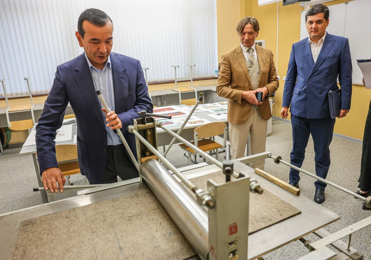 Vazir Ozodbek Nazarbekov Minsk davlat amaliy san’at kollejida bo‘ldi