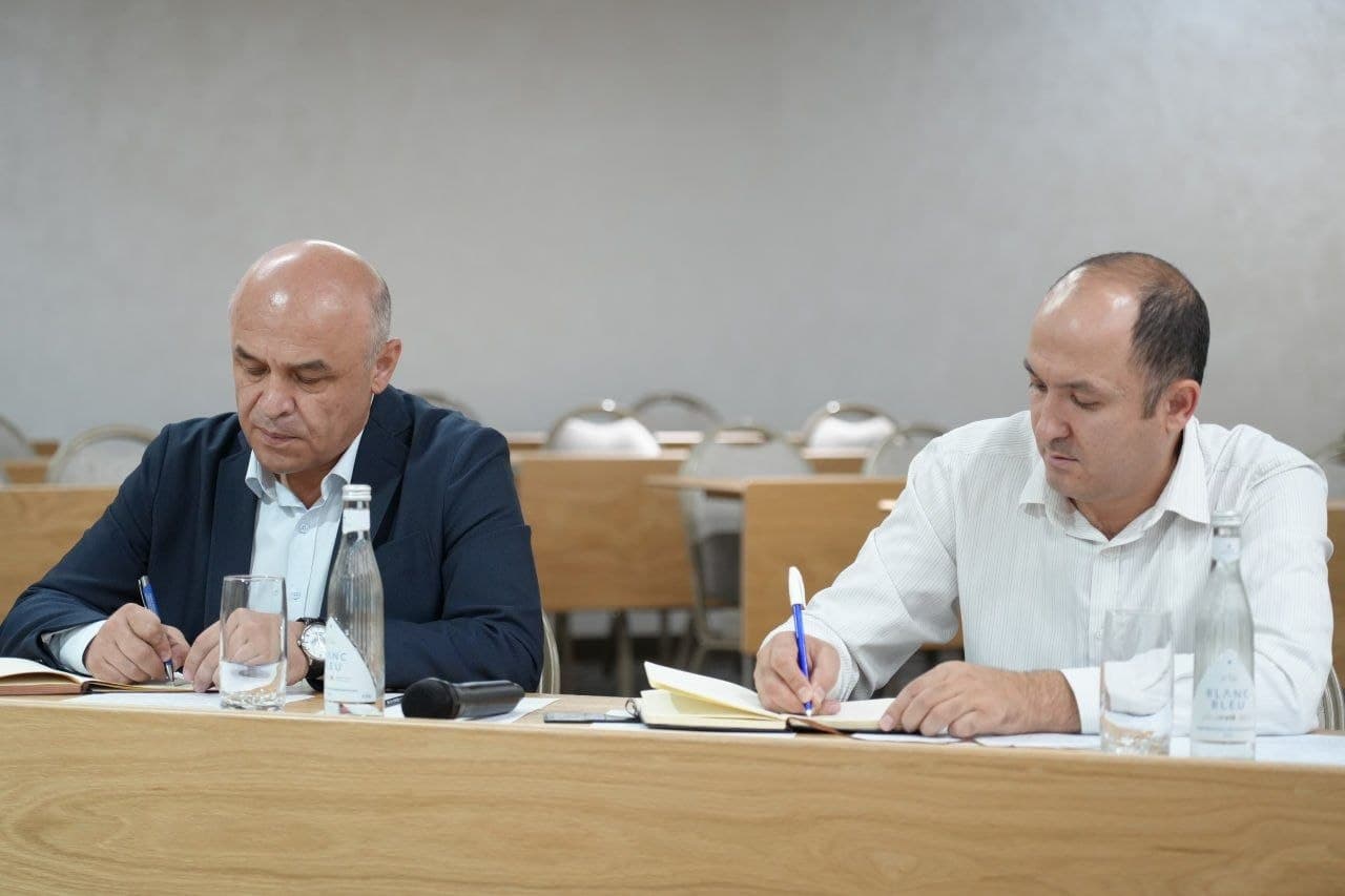 Vazirlik tasarrufidagi oliy ta’lim tashkilotlari va malaka oshirish markazlari rahbarlari ishtirokida yig‘ilish o‘tkazildi