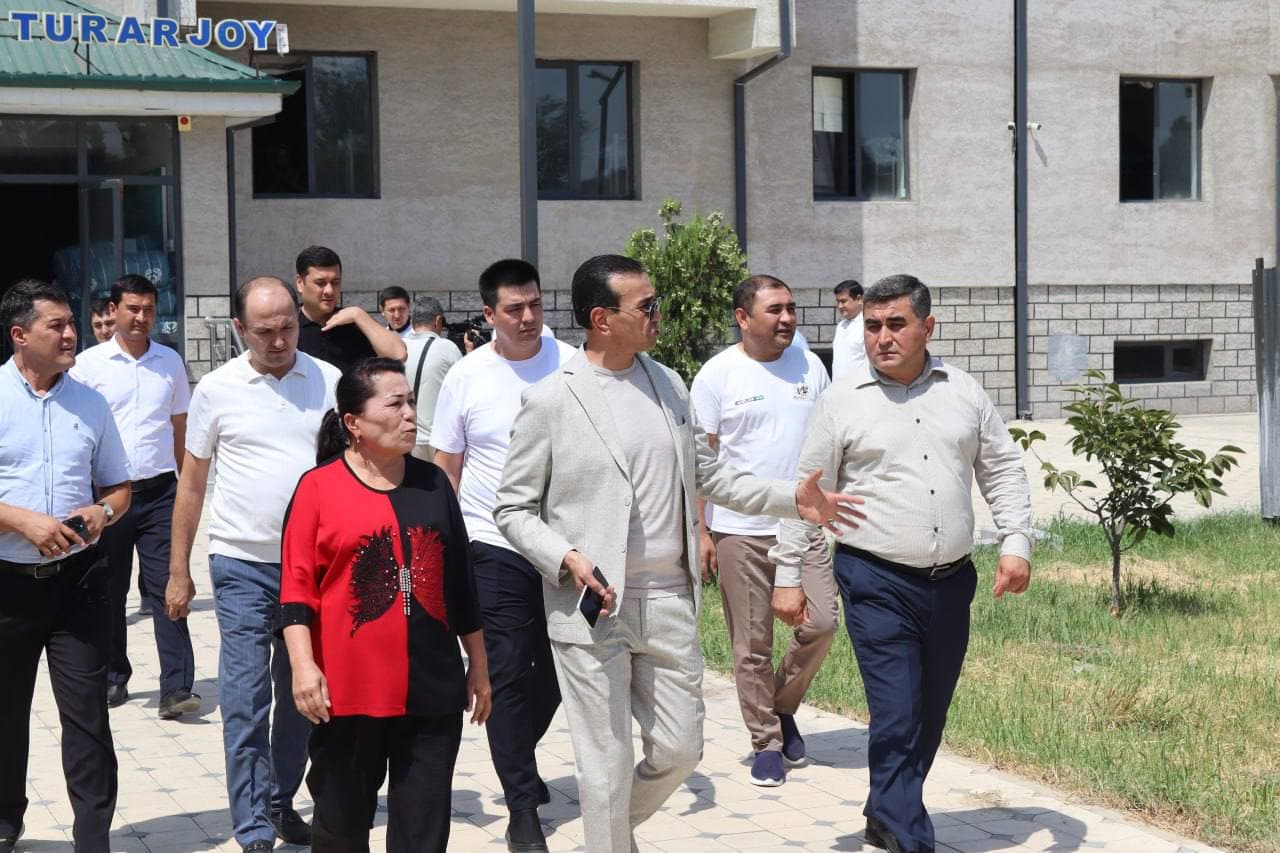 Vazir Ozodbek Nazarbekov Andijonda madaniyat va san’at sohasidagi loyihalar bilan tanishdi
