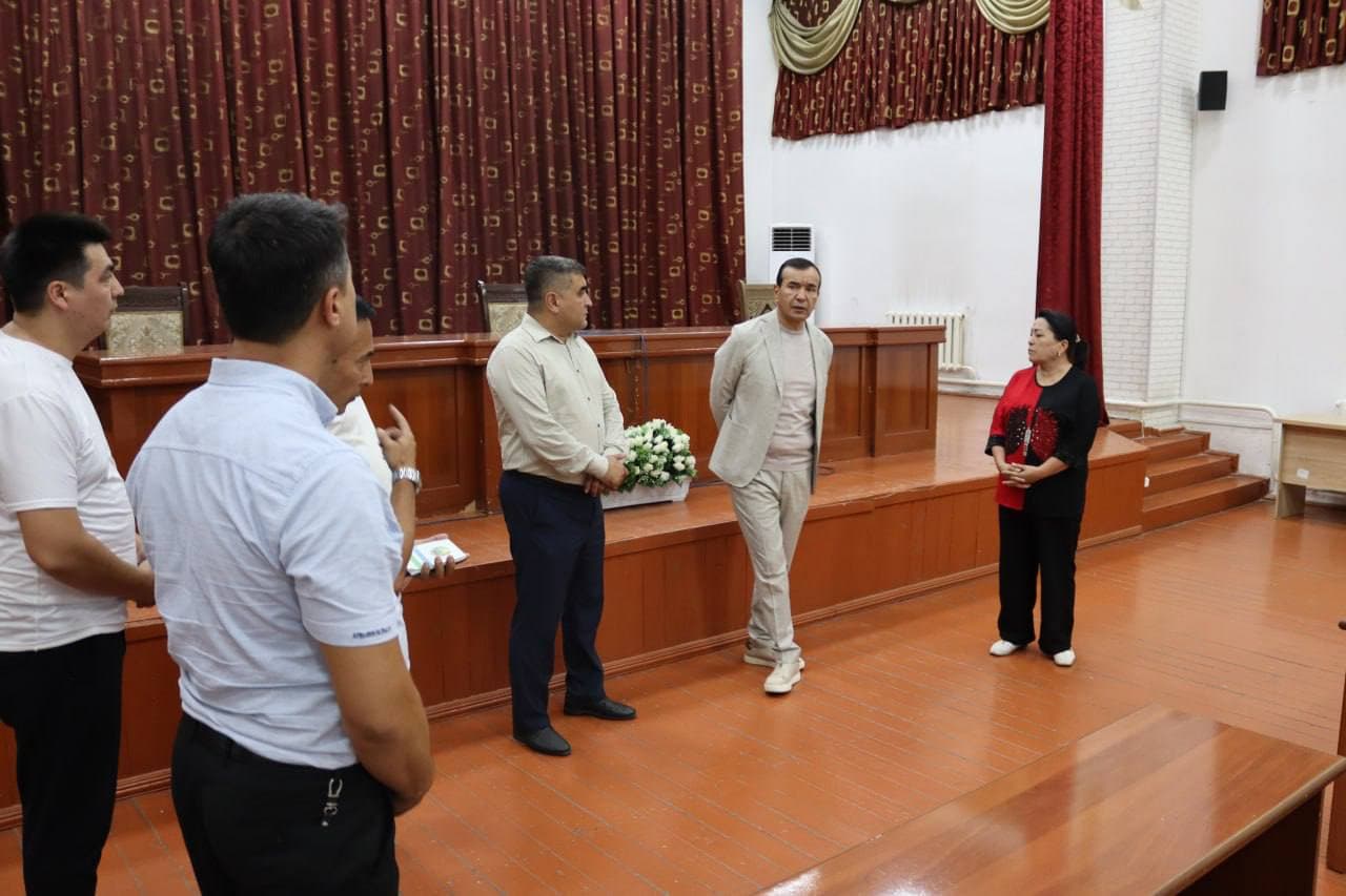 Vazir Ozodbek Nazarbekov Andijonda madaniyat va san’at sohasidagi loyihalar bilan tanishdi