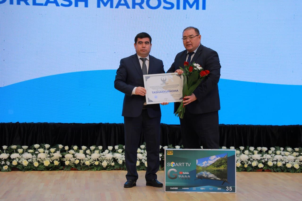 Ta’lim tizimida munosib natijalarga erishgan rahbarlar taqdirlandi