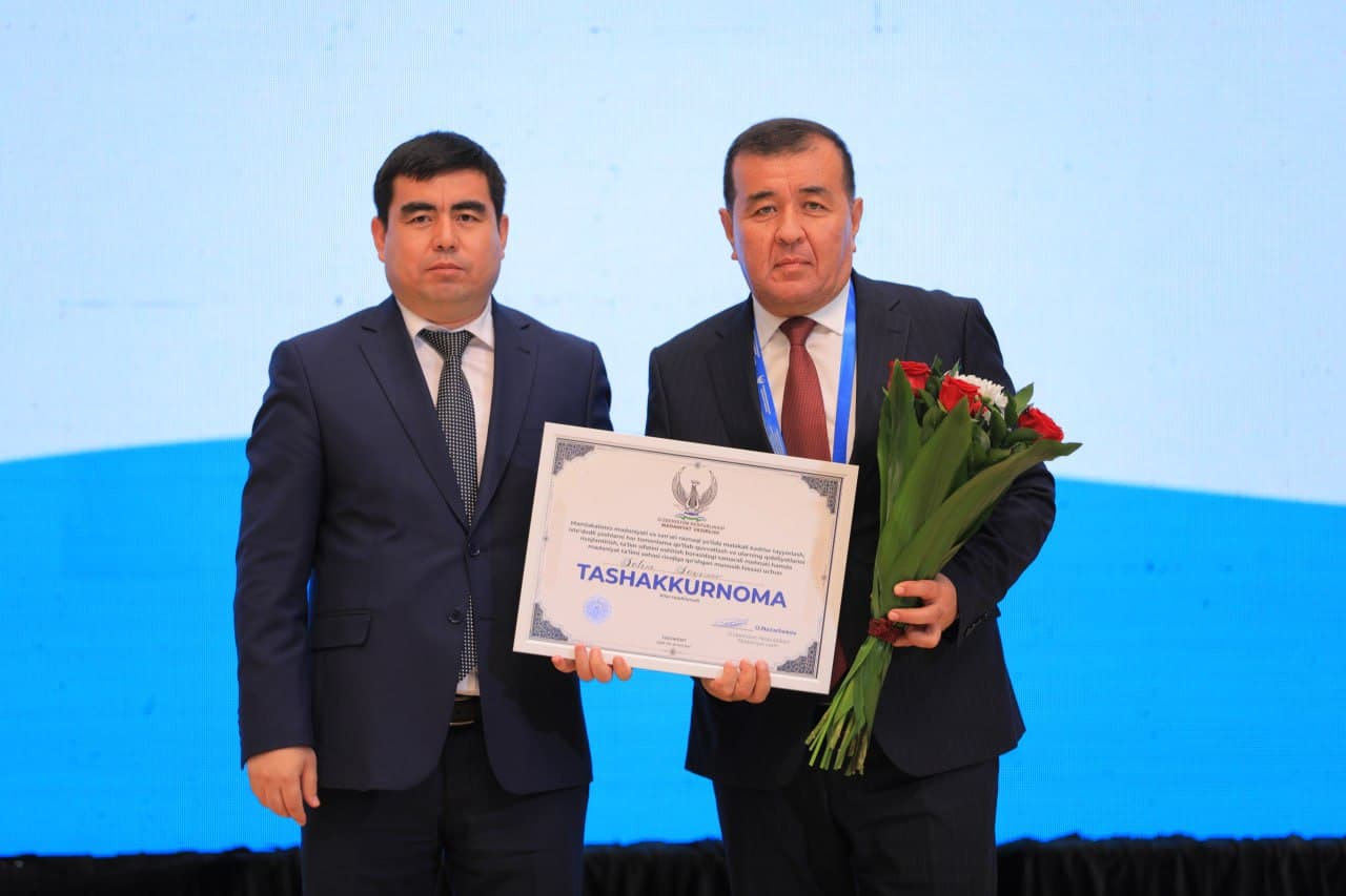 Ta’lim tizimida munosib natijalarga erishgan rahbarlar taqdirlandi