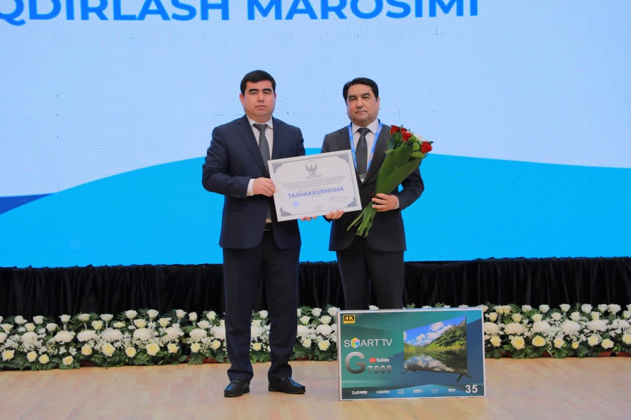 Ta’lim tizimida munosib natijalarga erishgan rahbarlar taqdirlandi