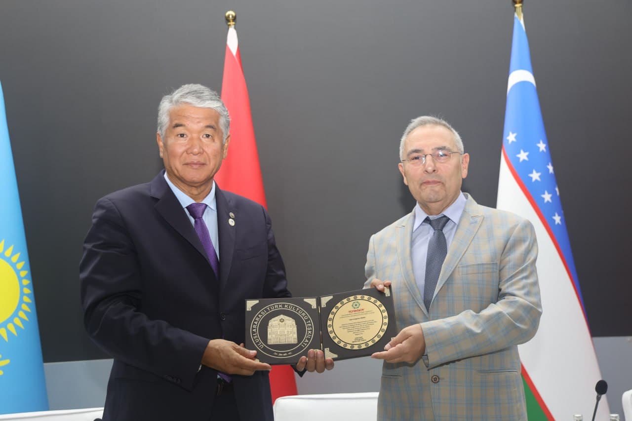 Turkiy dunyo yozuvchilari Andijonda uchrashdi