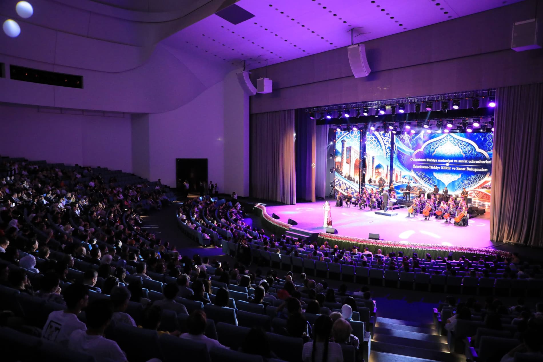 Poytaxtda “O‘zbekiston–Turkiya madaniyat va san’at uchrashuvlari” doirasida o‘zbek va turk san’at ustalarining qo‘shma konserti bo‘lib o‘tdi