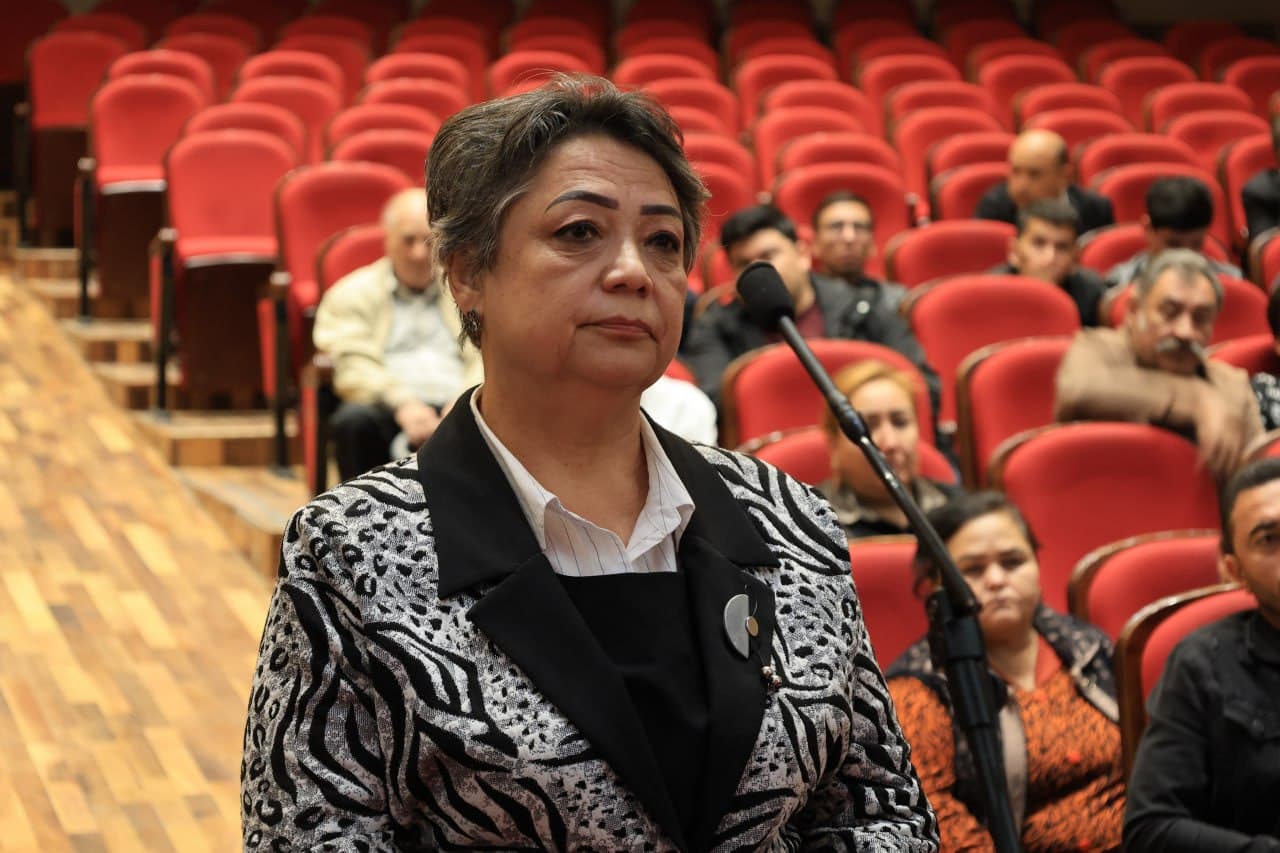 Vazir Ozodbek Nazarbekov Samarqanddagi teatr ijodkorlari bilan uchrashdi
