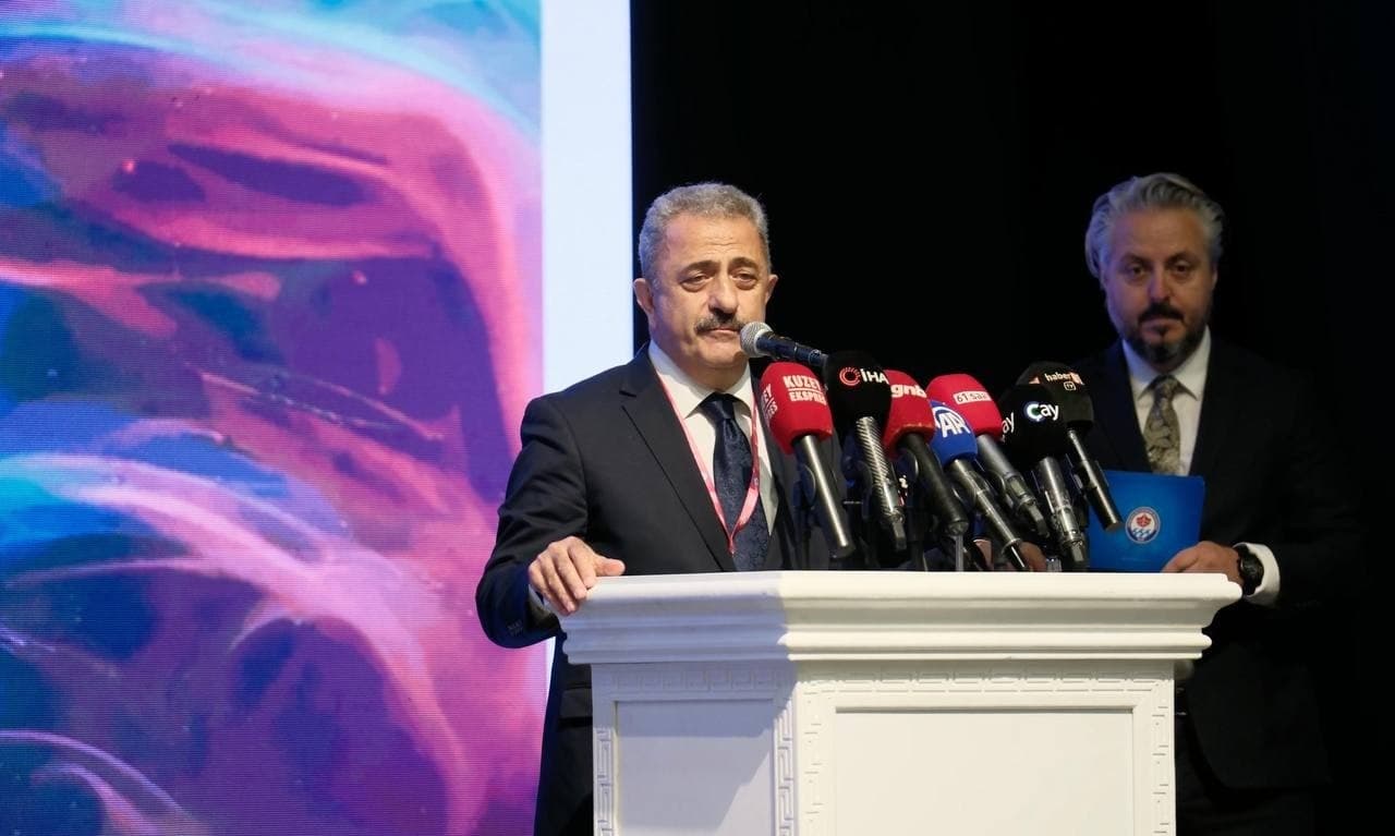 Trabzonda Turkiy dunyo yoshlarining III uchrashuvi bo'lib o'tdi