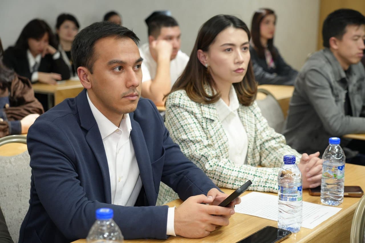 Raqamli ijodkorlar bilan oçiq uçraşuv bölib ötdi