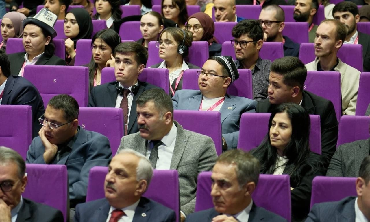 Trabzonda Turkiy dunyo yoshlarining III uchrashuvi bo'lib o'tdi