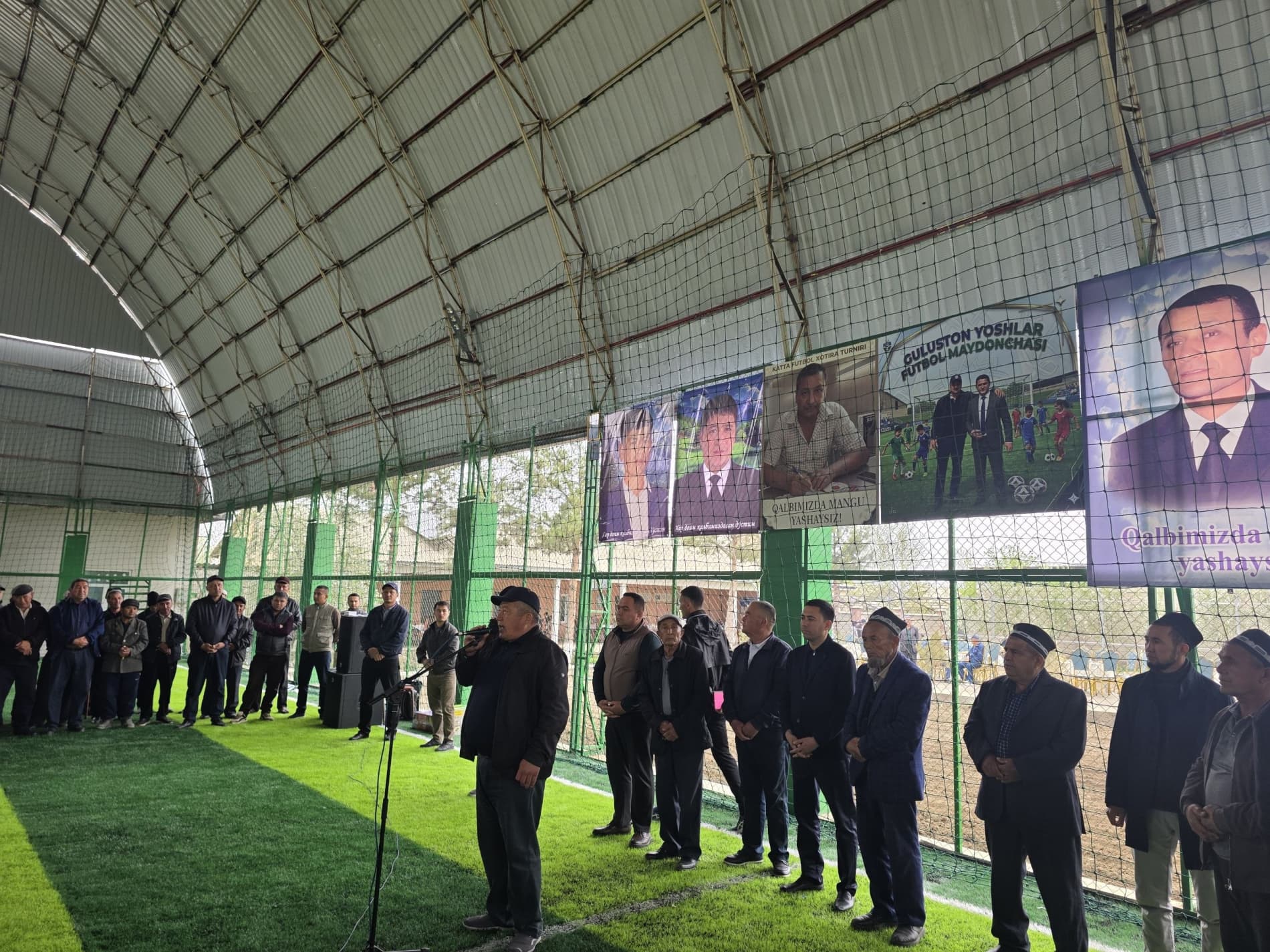 Guluston mahallasida yoshlar uchun futbol maydonchasi foydalanishga topshirildi