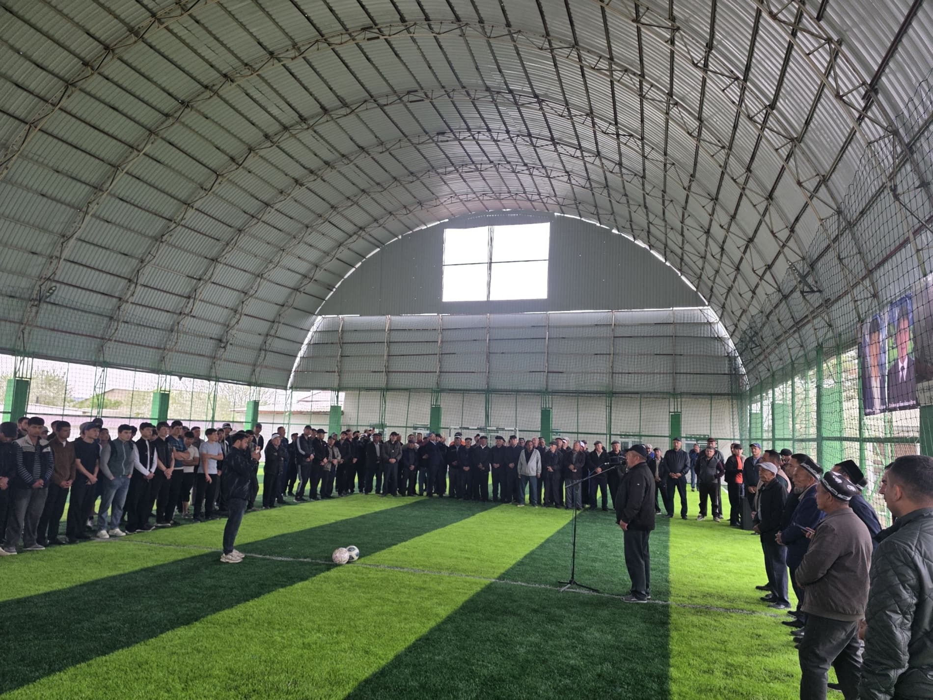 Guluston mahallasida yoshlar uchun futbol maydonchasi foydalanishga topshirildi