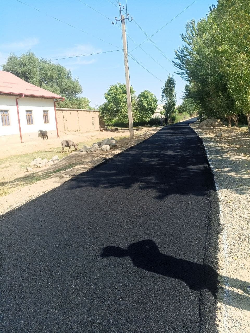 🛣 ZARAFSHON MAHALLASIDA 3,2 KILOMETR YO‘L ASFALTLANDI!