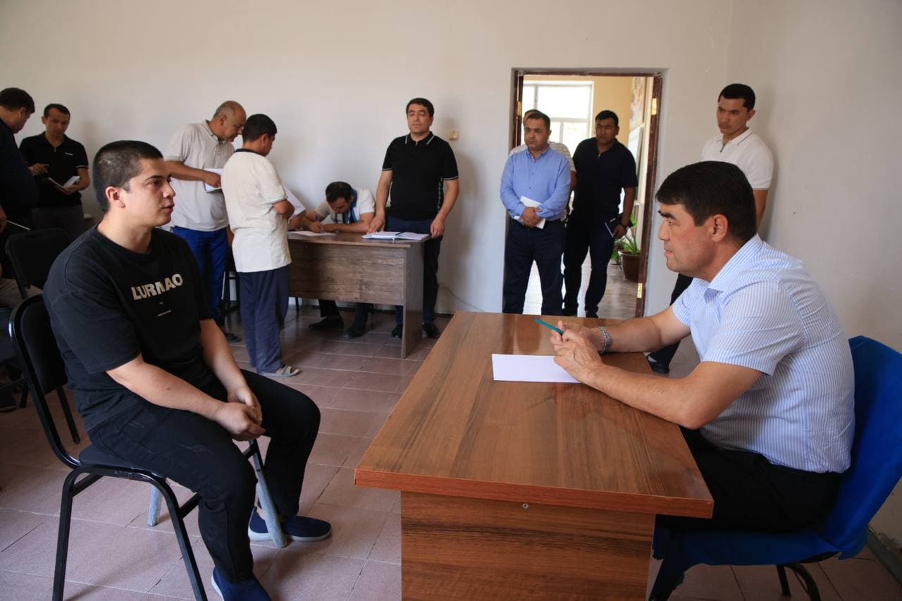 Hokim va yoshlar uchrashuvi