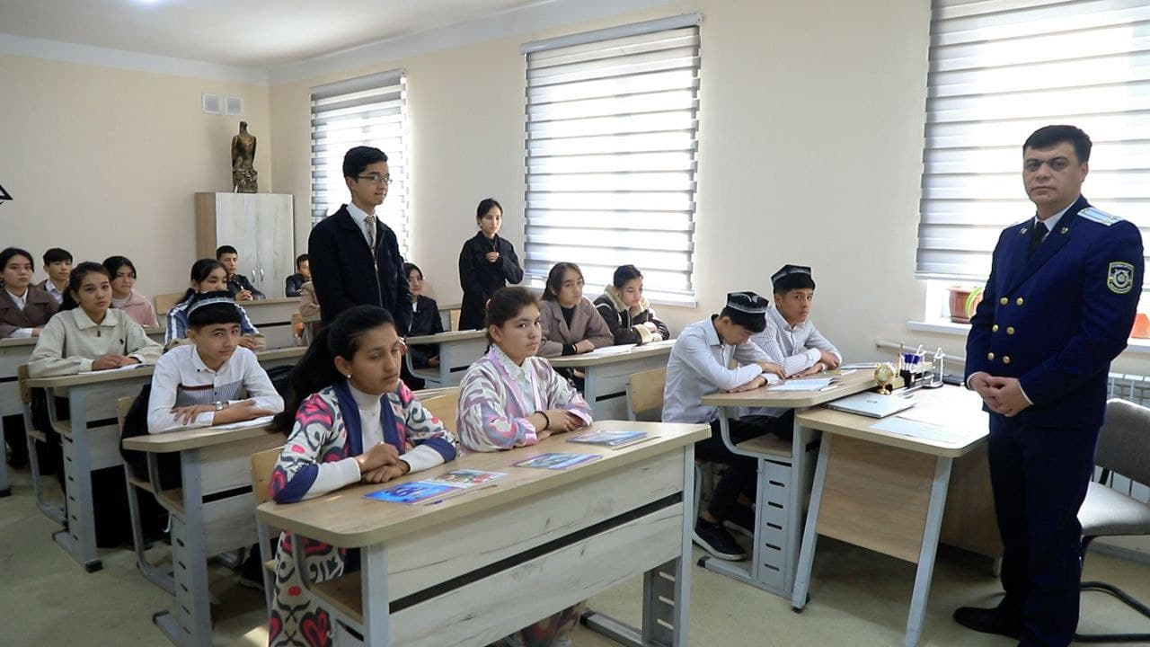 Samarqand viloyati Urgut tumani 35-son umumta’lim maktabida “Kelajak soati” doirasida muhim ma’naviy-ma’rifiy tadbir tashkil etildi.