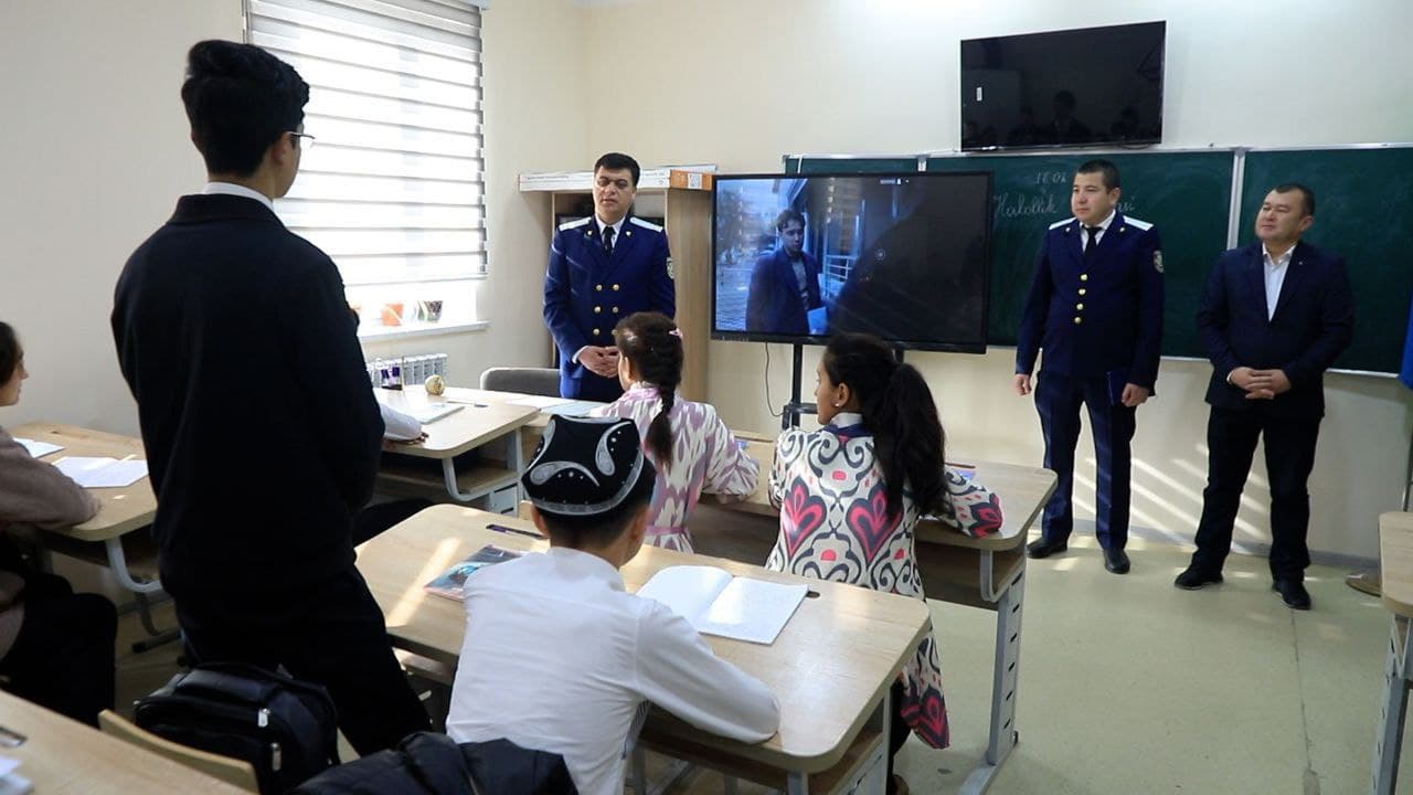 Samarqand viloyati Urgut tumani 35-son umumta’lim maktabida “Kelajak soati” doirasida muhim ma’naviy-ma’rifiy tadbir tashkil etildi.