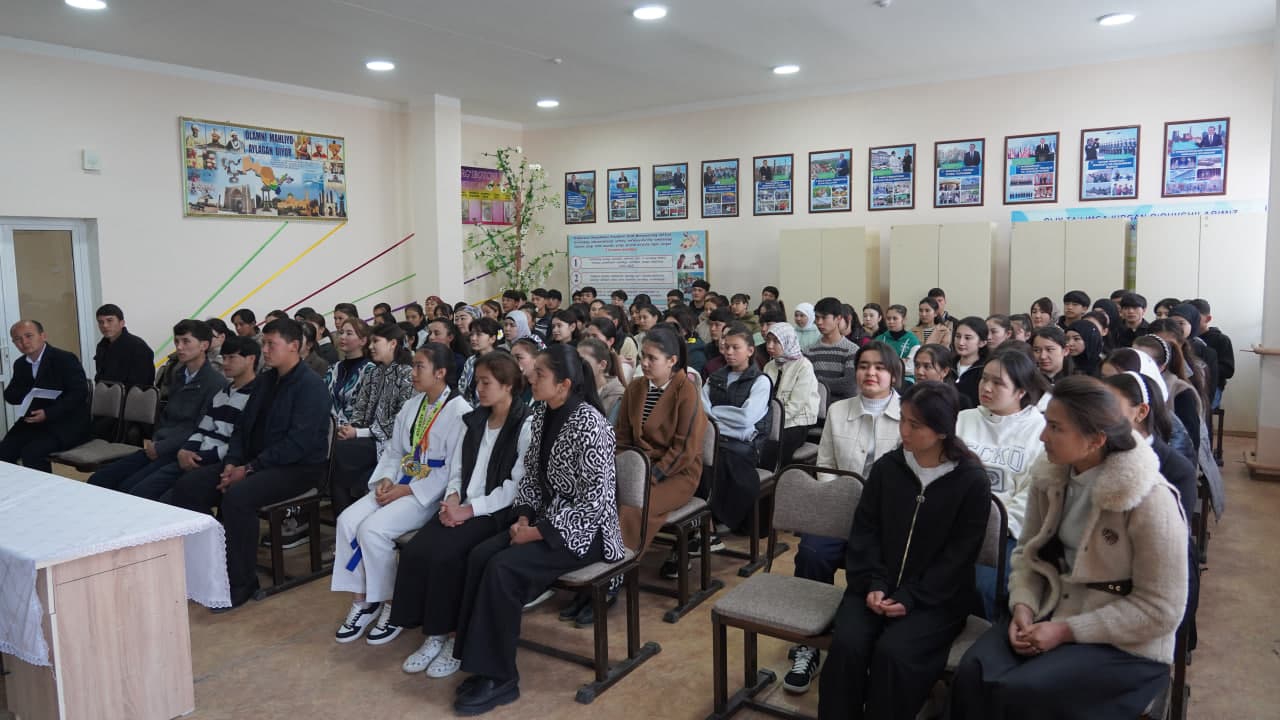 Rahbar va yoshlar uchrashuvi