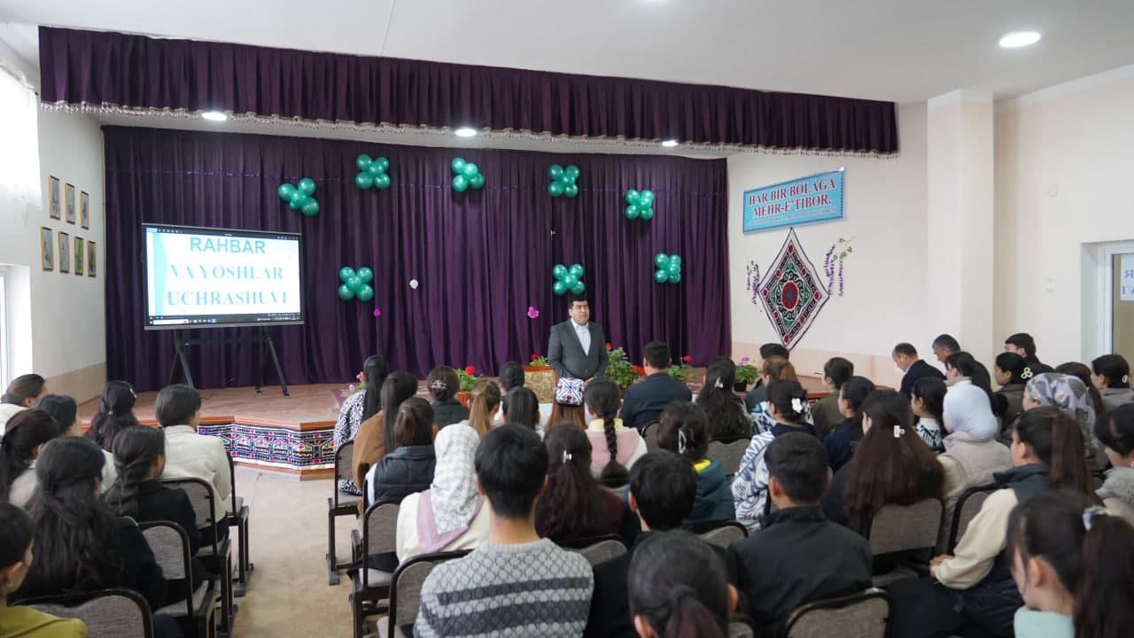 Rahbar va yoshlar uchrashuvi