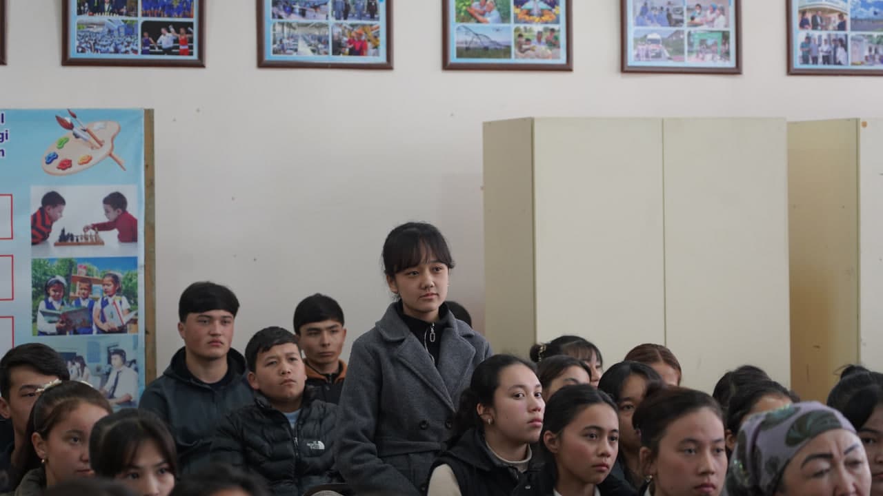 Rahbar va yoshlar uchrashuvi