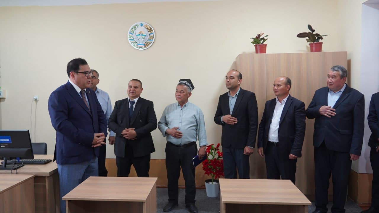 43-mktabda O'zJOKU kutubxonasi ochildi