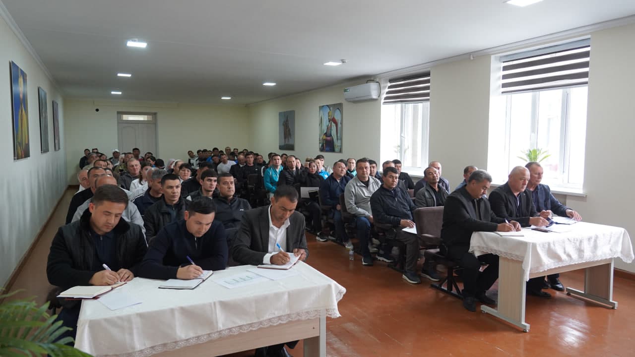 Markazda tanqidiy-tahliliy yig‘ilish bo‘lib o‘tdi