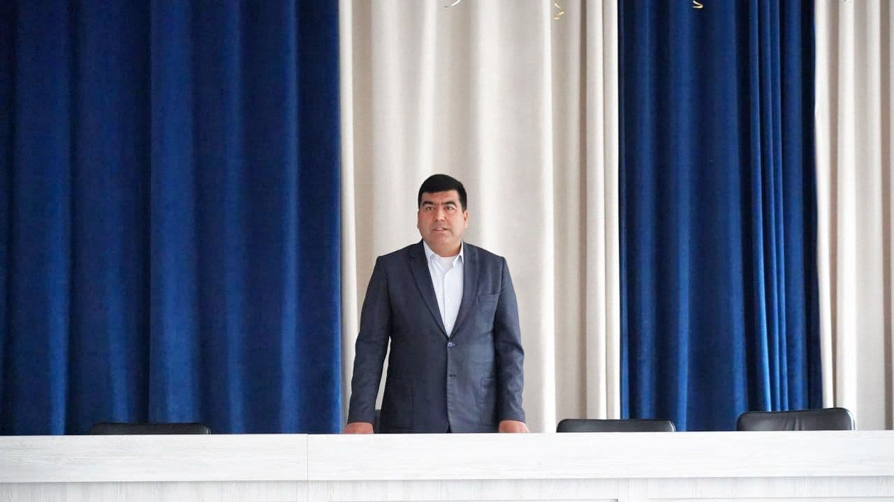 Tuman hokimi Behzod Raxmatullayev tomonidan “Mening portfoliom” mavzusida “Kelajak soati” dars mashg‘uloti tashkil etildi.