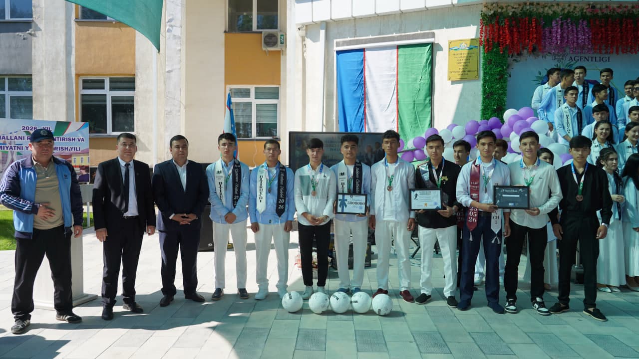 Toyloqda “Yuksak ma’rifatli avlod — Uchinchi Renessans poydevori!” shiori ostida “So‘nggi qo‘ng‘iroq” tadbirlari keng nishonlanmoqda