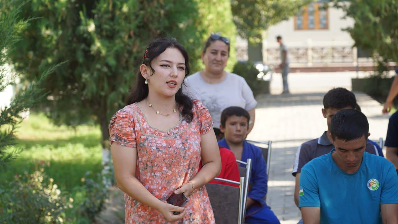 Uzunqishloq mahallasida yoshlar bilan uchrashuv
