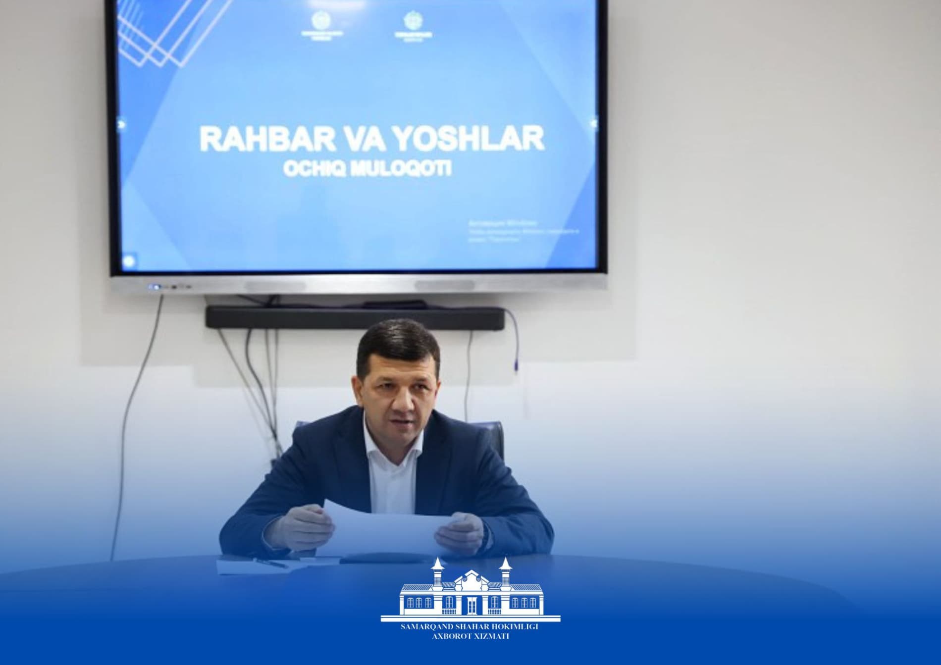 Shahar hokimi yoshlarning muammo va takliflarini tinglamoqda