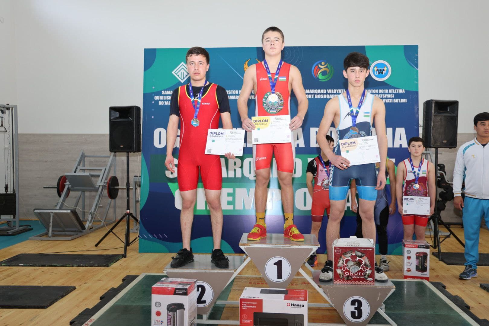 Samarqand shahridagi 2-son sport maktabiga qarashli og'ir atletika zali mukammal ta'mirlanib, foydalanishga topshirildi.