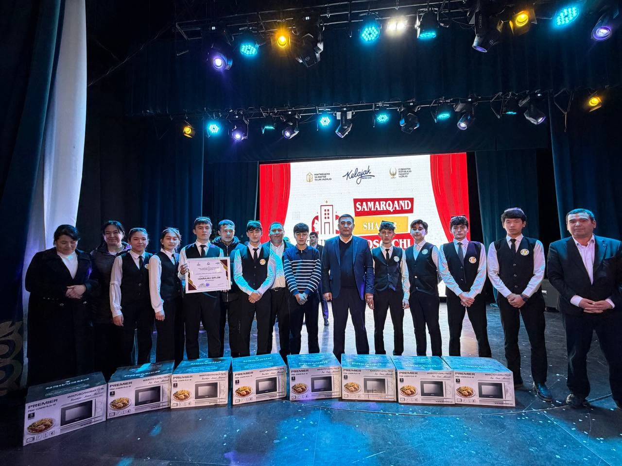 “Turon” maktab teatri tanlovining Samarqand shahar bosqichi g‘oliblari munosib taqdirlandilar.