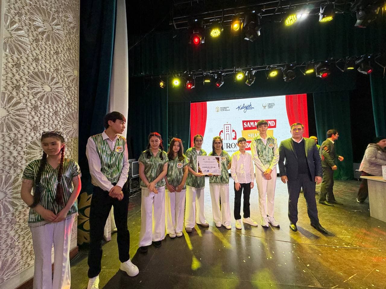 “Turon” maktab teatri tanlovining Samarqand shahar bosqichi g‘oliblari munosib taqdirlandilar.