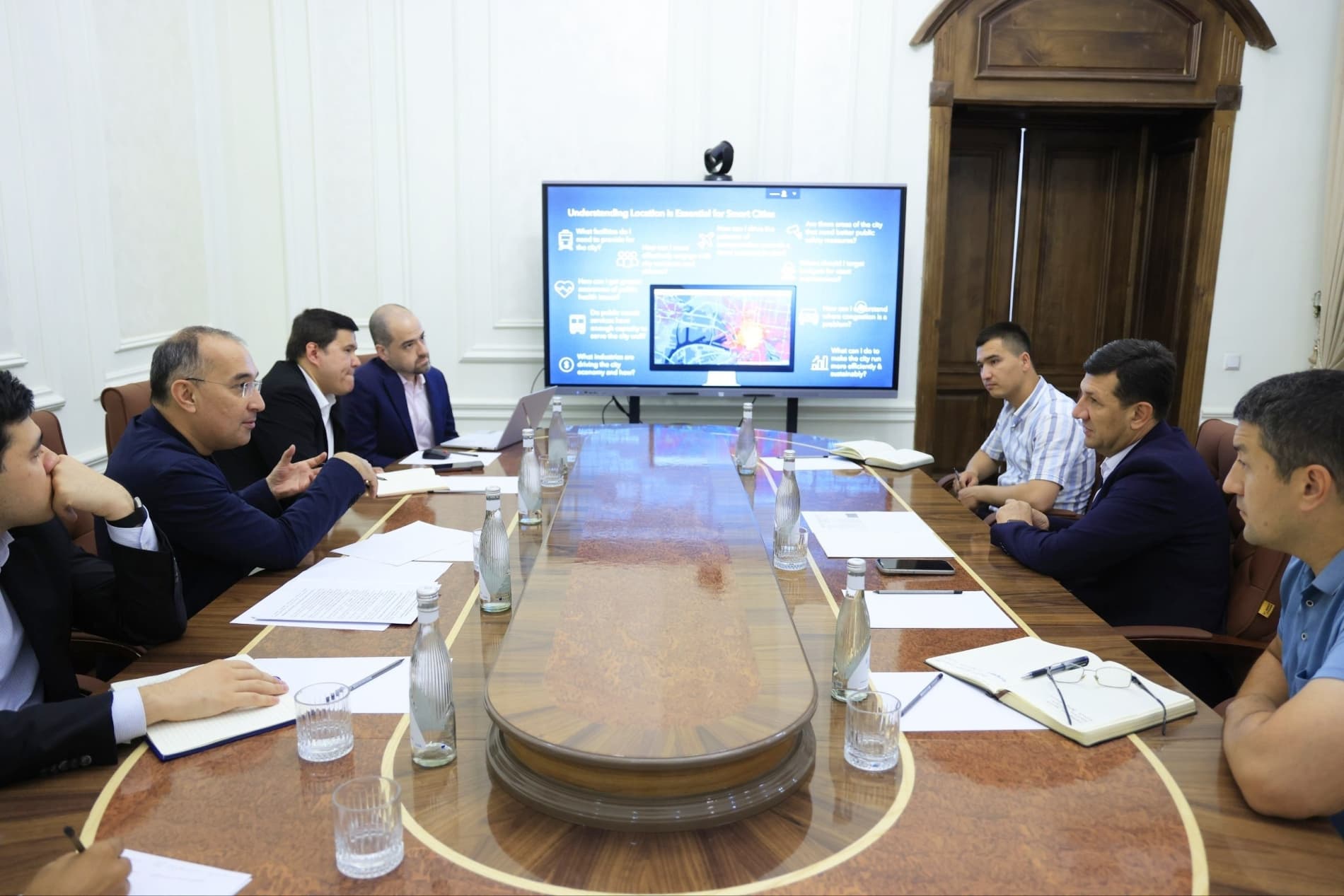 Samarqand shahar hokimi xalqaro hamkorlar bilan uchrashdi
