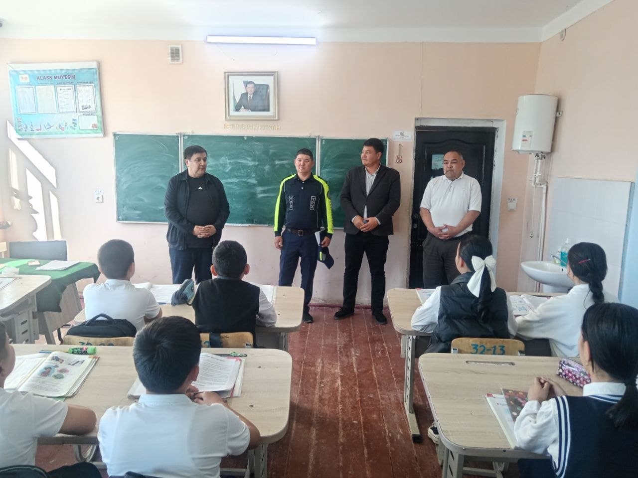 РАҲБАР ВА ЁШЛАР УЧРАШУВИ