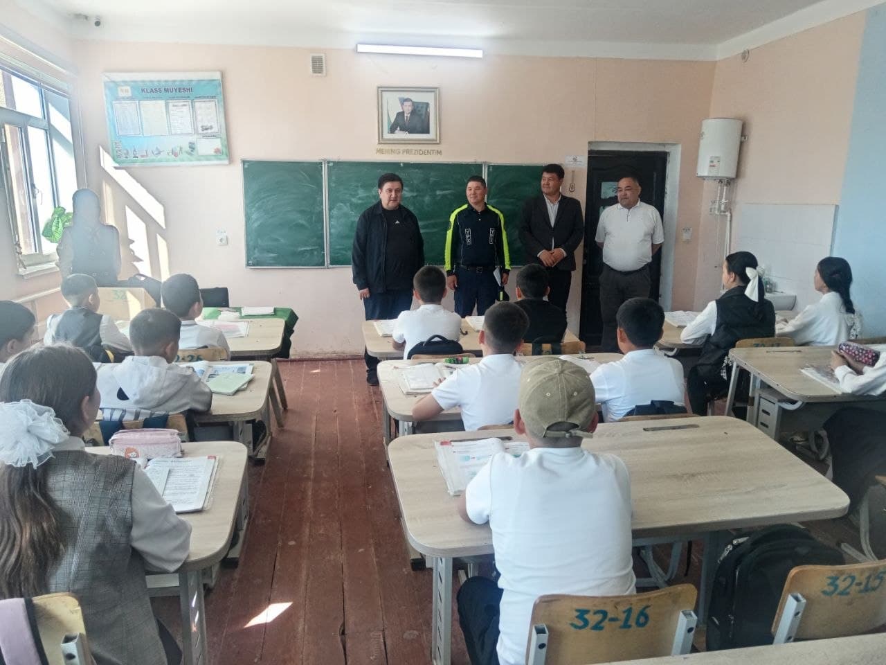 РАҲБАР ВА ЁШЛАР УЧРАШУВИ