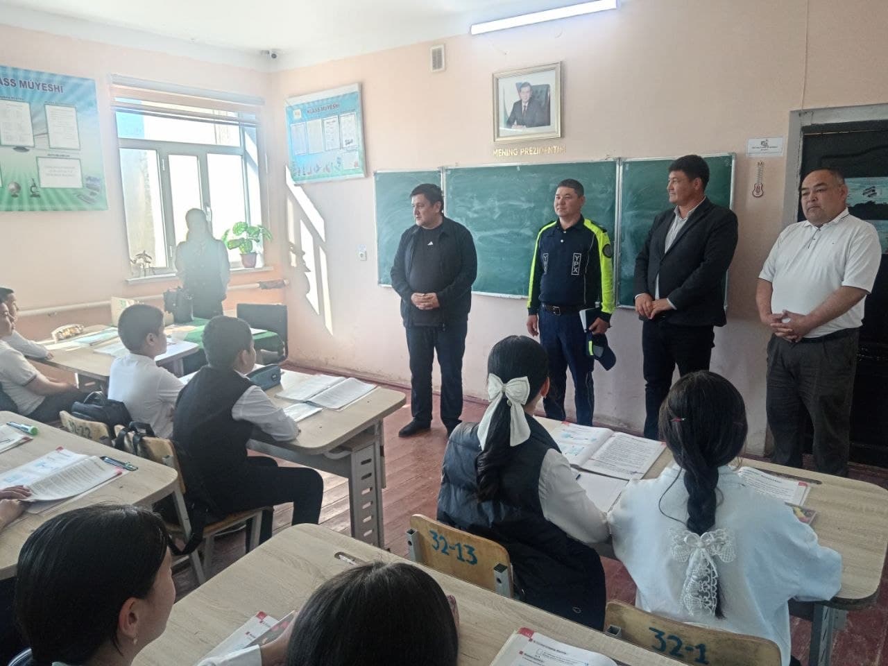 РАҲБАР ВА ЁШЛАР УЧРАШУВИ