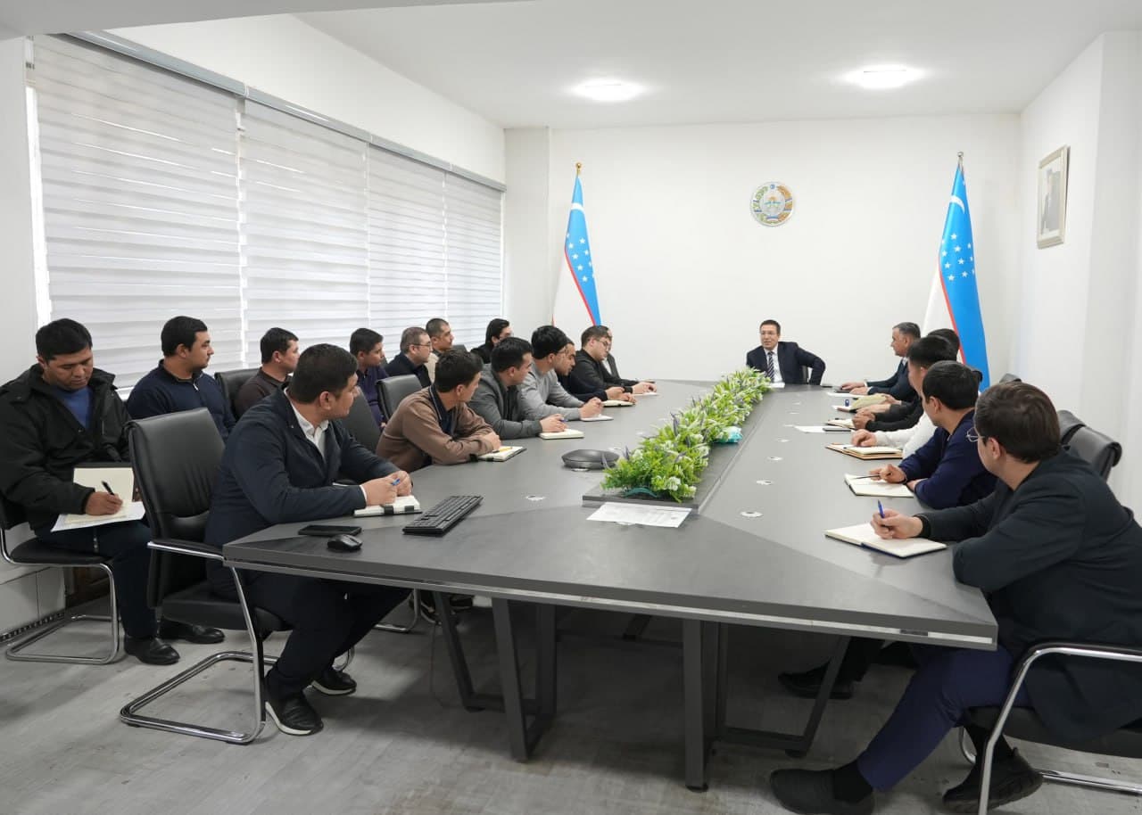 Yoshlar bilan uchrashuv