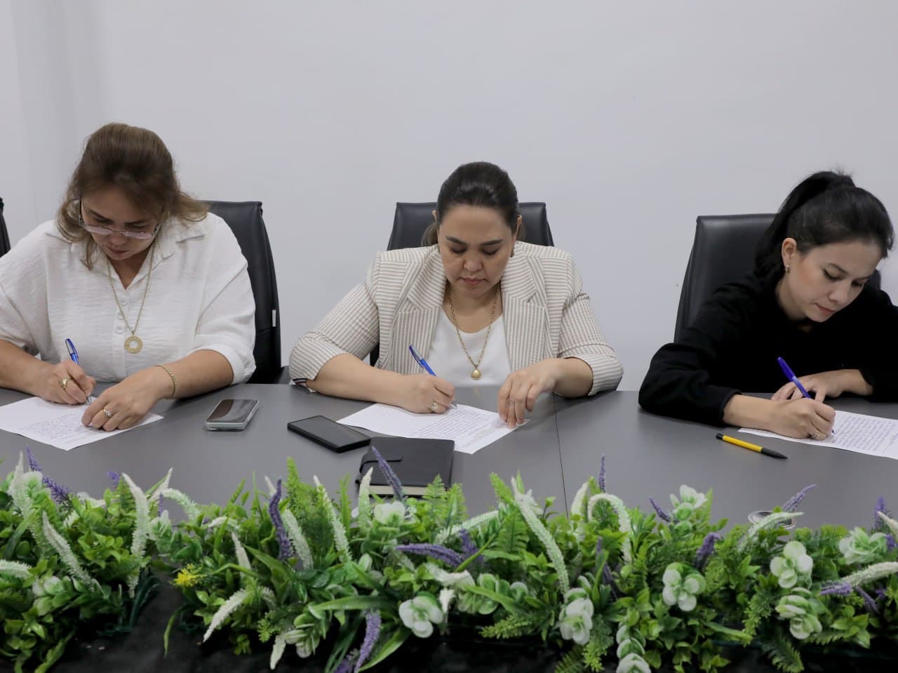 "Siyosiy–ma’rifat soati"