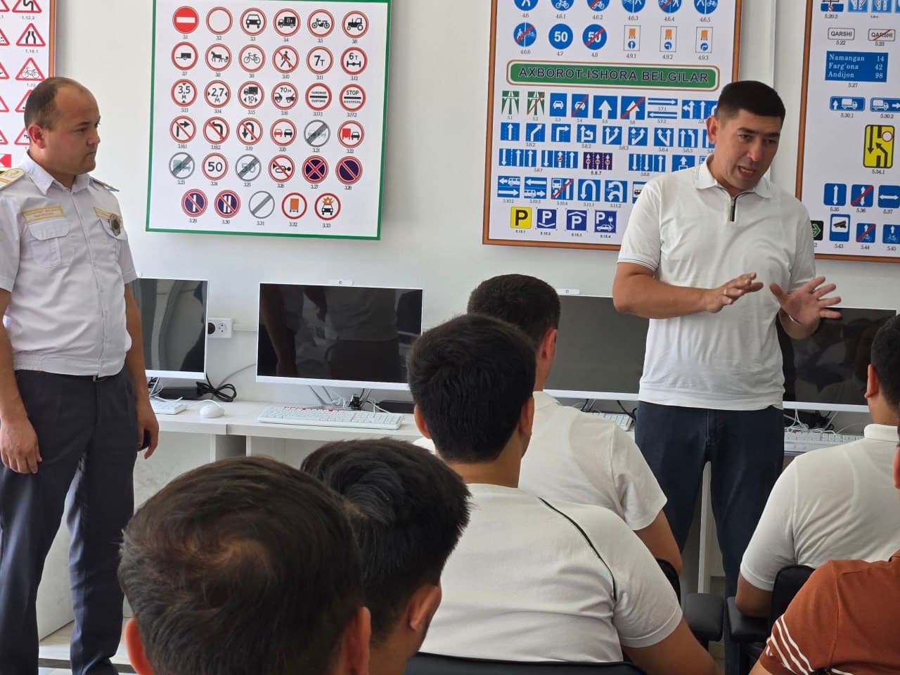 “Yoshlar kuni” munosabati bilan talabalar bilan davra suhbati o‘tkazildi