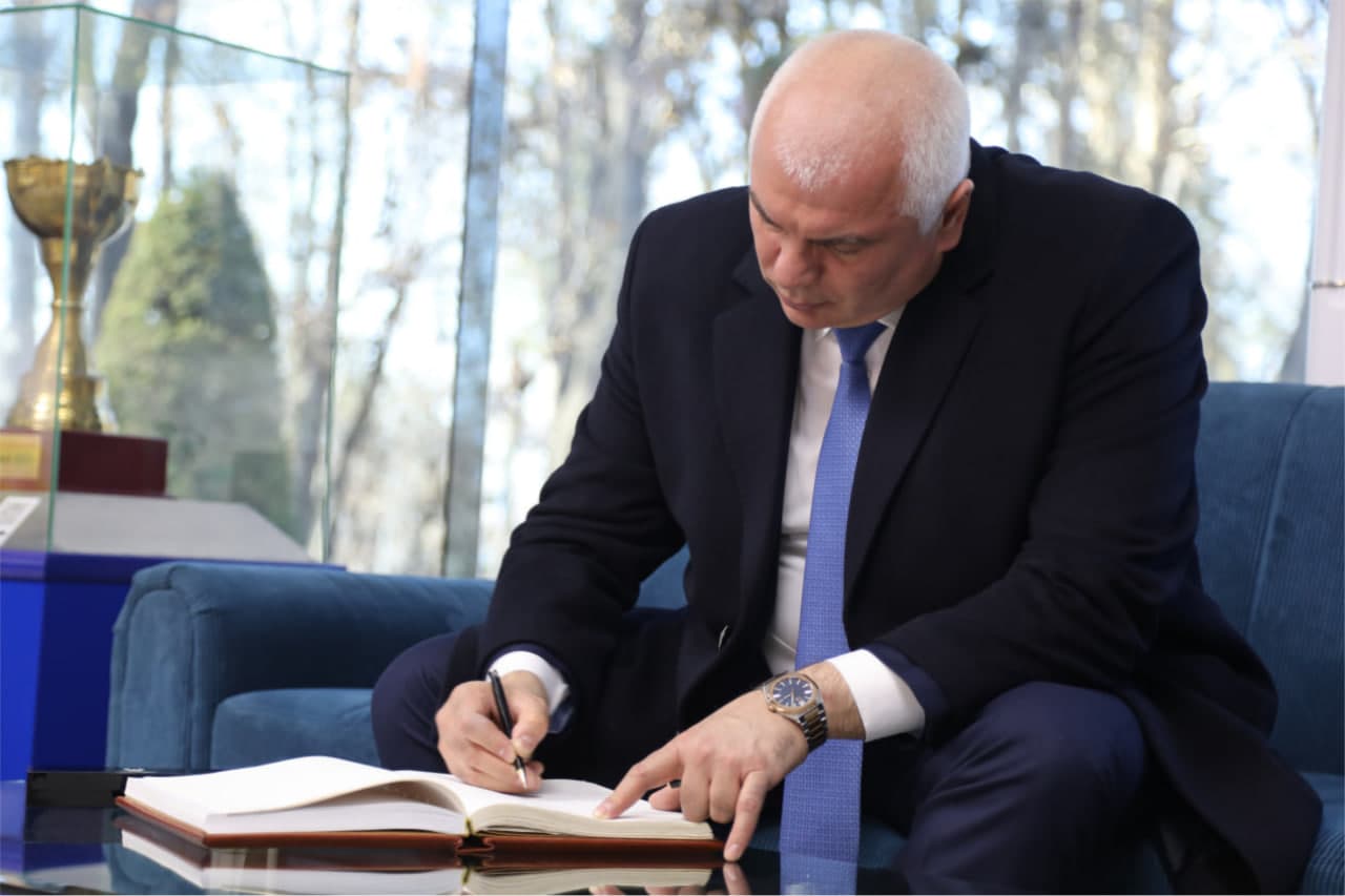 Gruziya Sport vaziri Shalva Gogoladze “Olimpiya va Paralimpiya shon-shuhrati muzeyi” faoliyati bilan tanishtirildi.