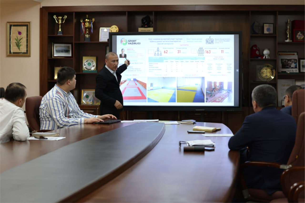 Sport vaziri sport sohasida amalga oshirilishi rejlashtirilayotgan ishlar taqdimoti bilan tanishdi