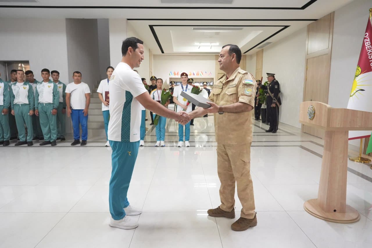 Yangi O‘zbekiston qizlari – yangi zafarlar zaminida! Xalqaro musobaqalarda g‘olib bo‘lgan gvardiyachi qizlar munosib rag‘batlantirildi